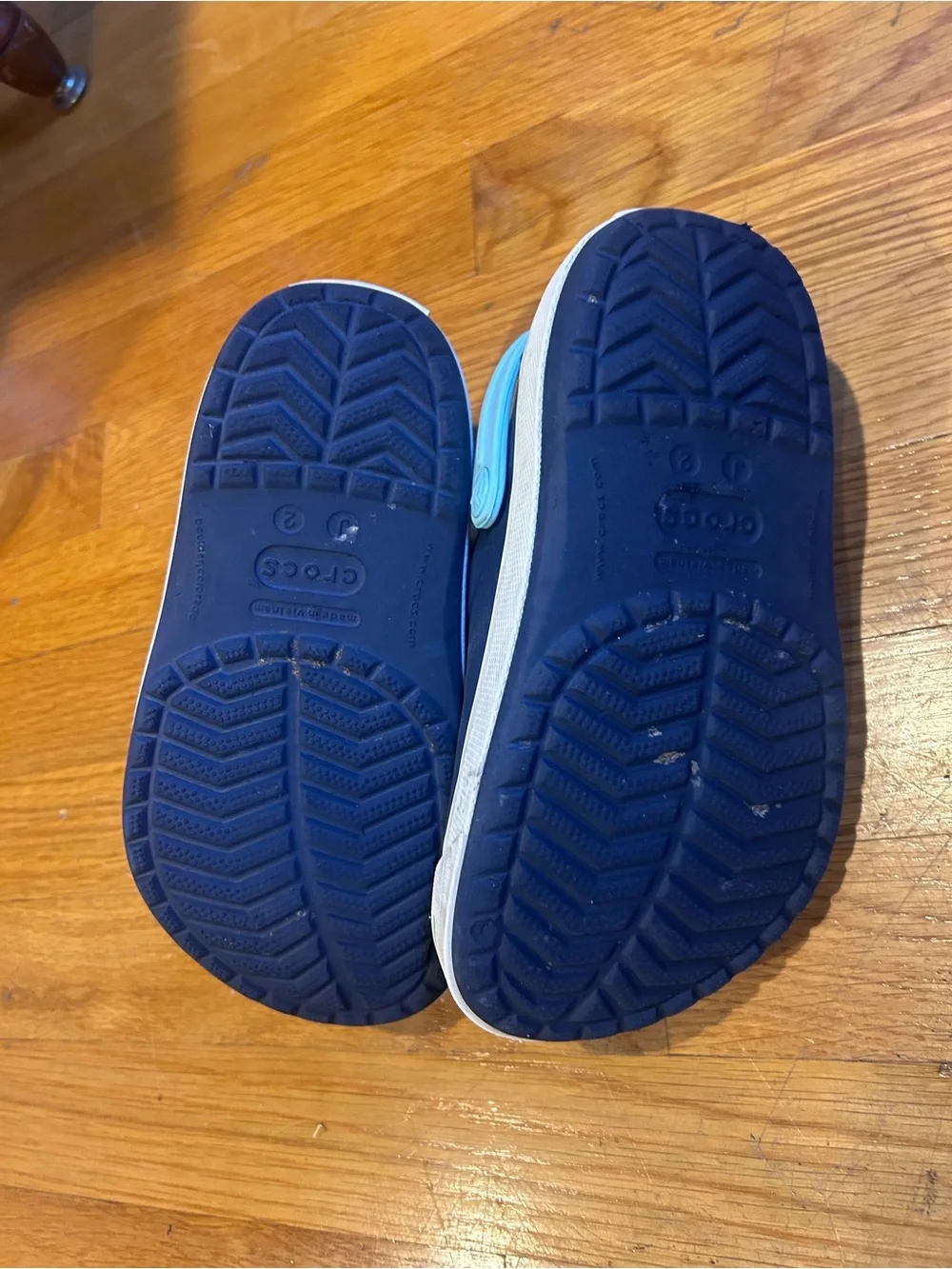 EUC Navy J2 crocs